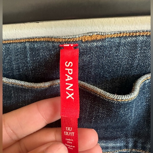 NWOT SPANX Smoothing Flare Jeans in Midnight Size 1X - Picture 8 of 9